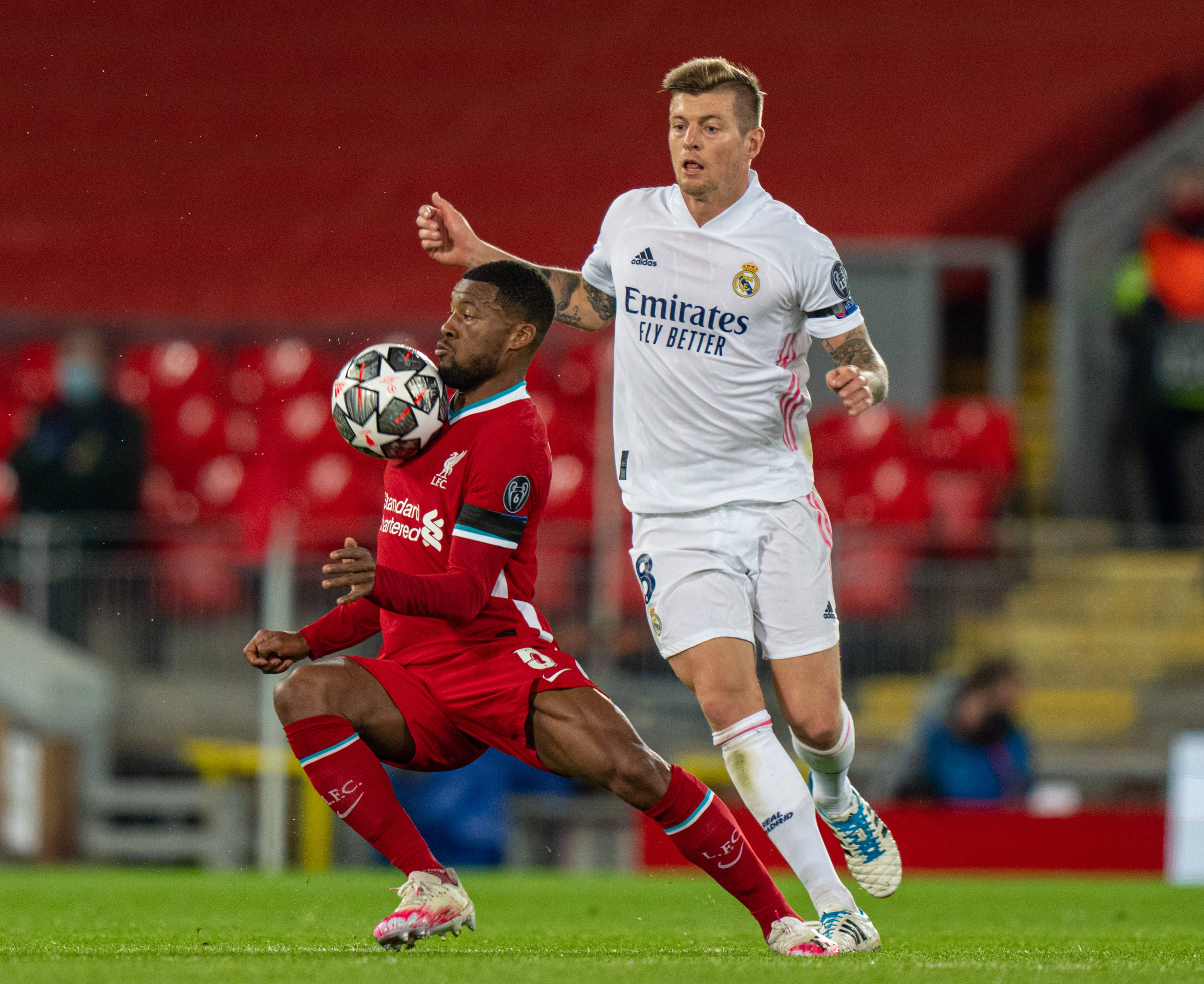 帕利尼亚：我在热刺很开心；对阵枪手压力可能更多在他们那边（帕利尼亚：在热刺很快乐，面对阿森纳压力可能更多落在他们身上）