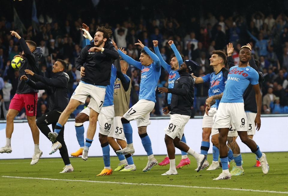 主场陷四年低谷！利物浦连续三场安菲尔德不胜（利物浦主场陷入四年低潮，安菲尔德三场未胜）