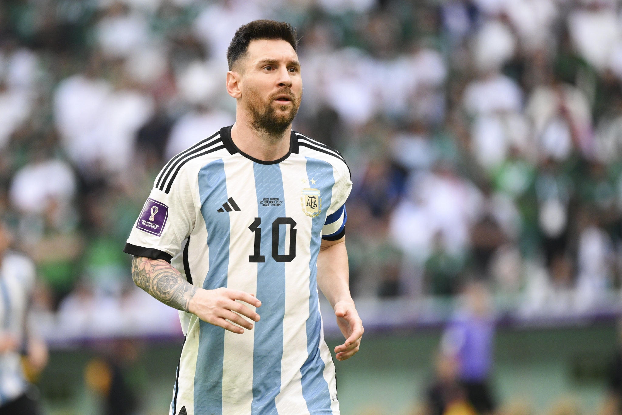 詹姆斯关键上篮助球队锁胜（詹姆斯关键上篮锁定胜局）