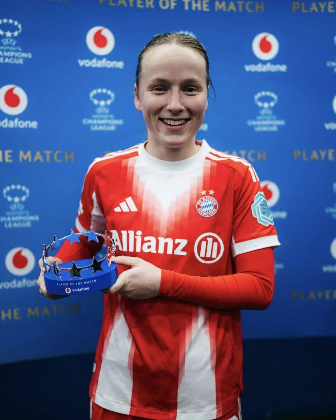 擅打硬仗！曼联对阵上半区球队豪取15分，位列英超球队之首（硬仗之王！曼联对上半区豪取15分，此项数据领跑英超）