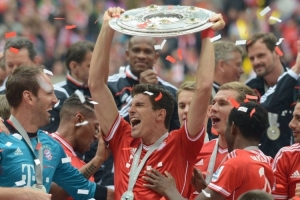 马克西54分加时救主！76人客场123-114击败雄鹿送其三连败（马克西轰下54分加时发威，76人客场123-114击退雄鹿，送对手三连败）