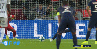 姆巴佩手指骨折不下火线！皇马精神传承者誓死一战 伯纳乌球迷爆发不满