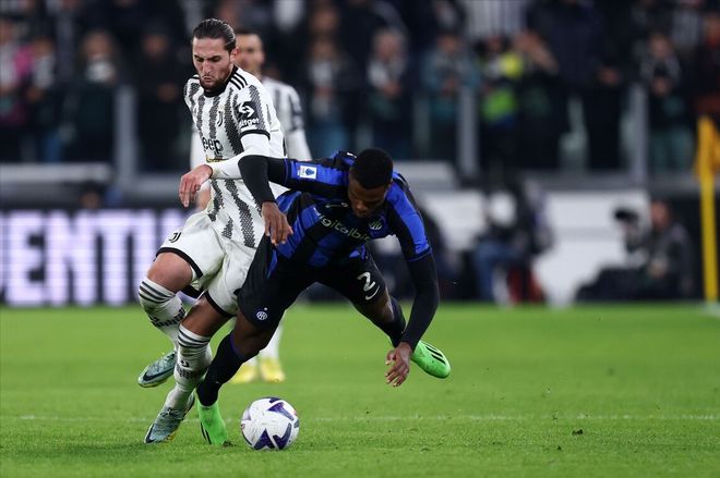 球报：利雅得胜利已就签下B费展开初步接触，钱不是问题