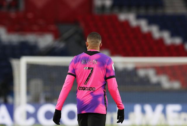 广东一夜3消息！杜锋或重返国家队，胡明轩遭围攻，徐杰沉冤得雪（广东一夜三新闻：杜锋有望回归国家队，胡明轩遭围攻，徐杰终获昭雪）