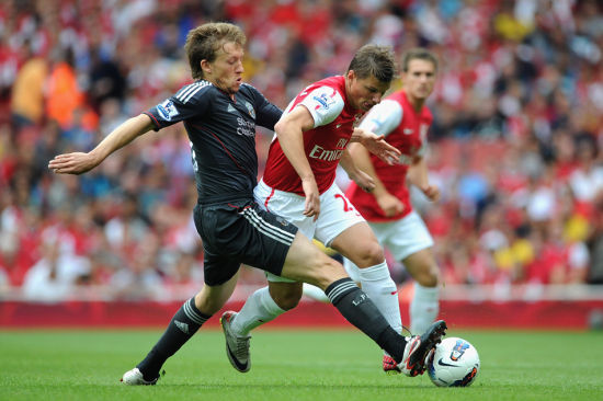 篮球篮网球队新援快速融入战术体系（篮网新援迅速契合球队战术体系）