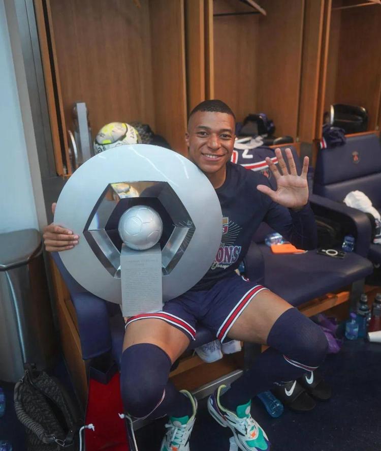 WBC风波升级！克劳福德或失胜利认证，三级别无可争议拳王地位遭挑战