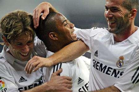 枪手近6次对阵热刺5胜1平，后者本赛季客场不败&积分最多（阿森纳近6战热刺5胜1平，热刺本季客场不败且客场积分第一）