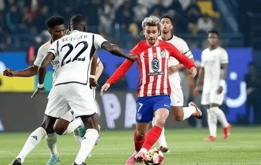 李嗣镕：在场上一点也不紧张，就想为津门虎队奉献自己的全部（李嗣镕：上场不紧张，只想为津门虎全力以赴）